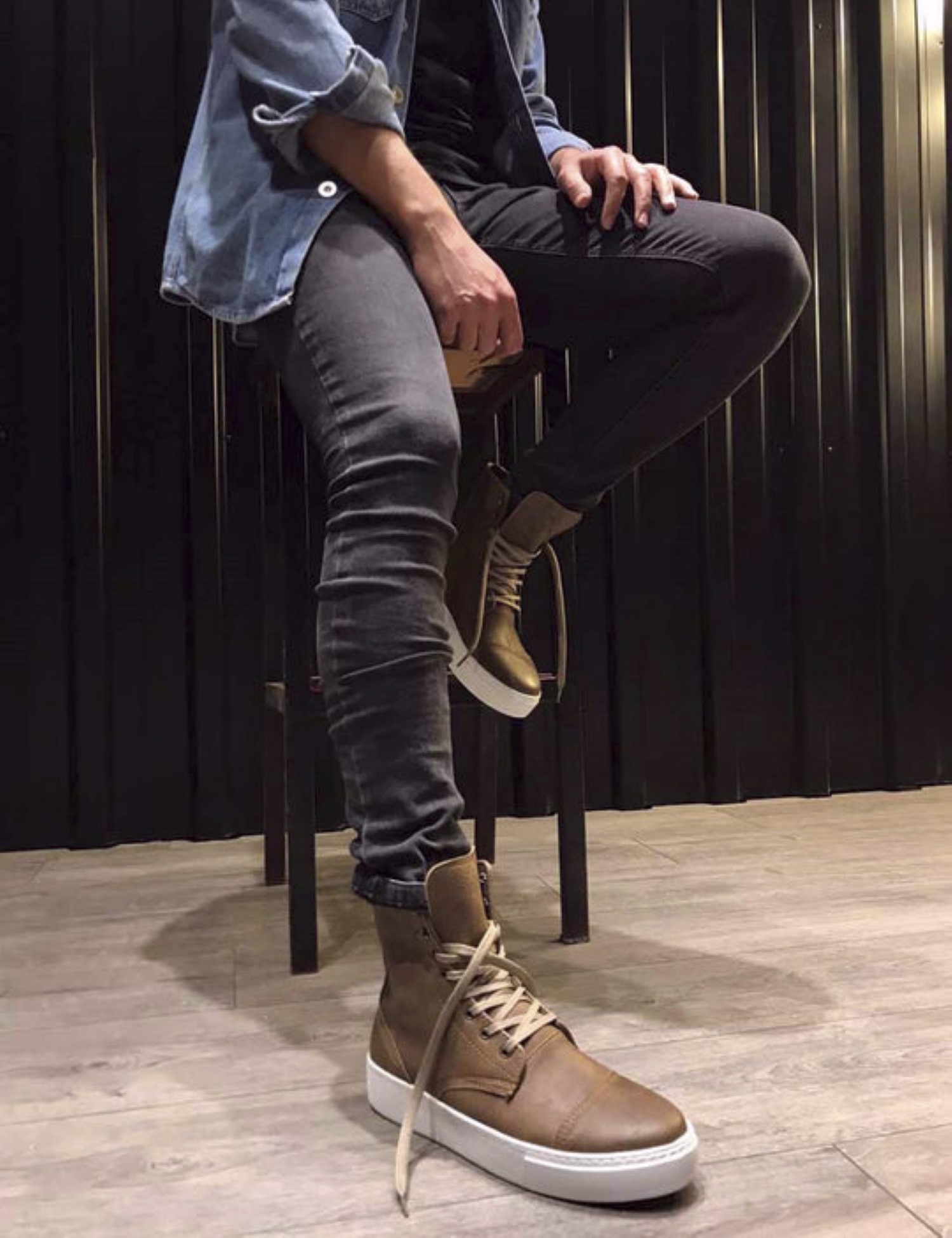 Ανδρικά καφέ μποτάκια δερματίνη KN022K φωτογραφία